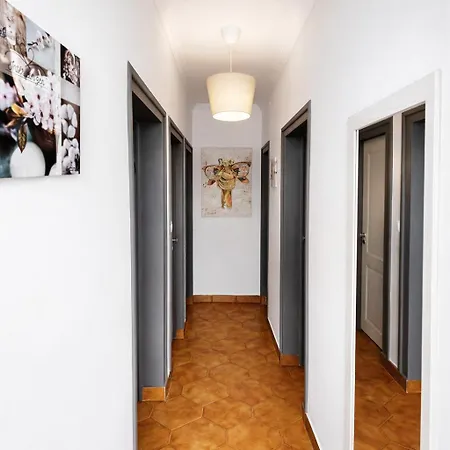 Willa Garden House Old Town Віавіа