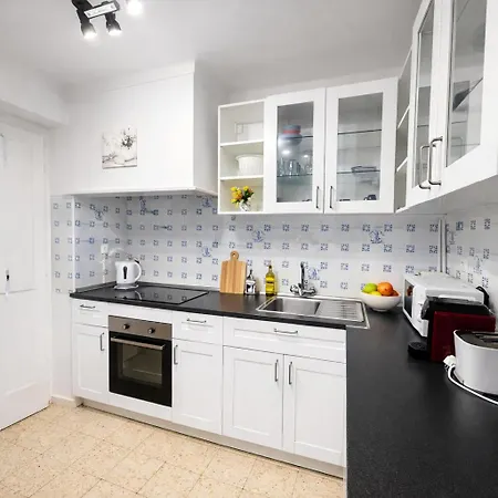 Willa Garden House Old Town Віавіа
